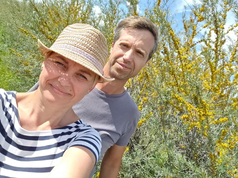Členovia rodinnej firmy ESBANA na plantáži